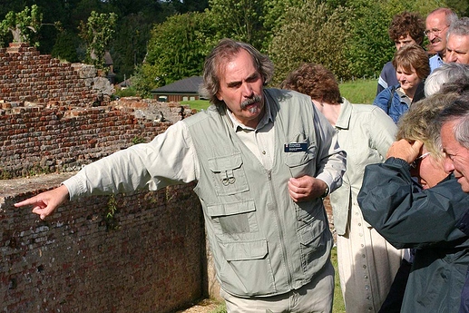 Tour_Guide